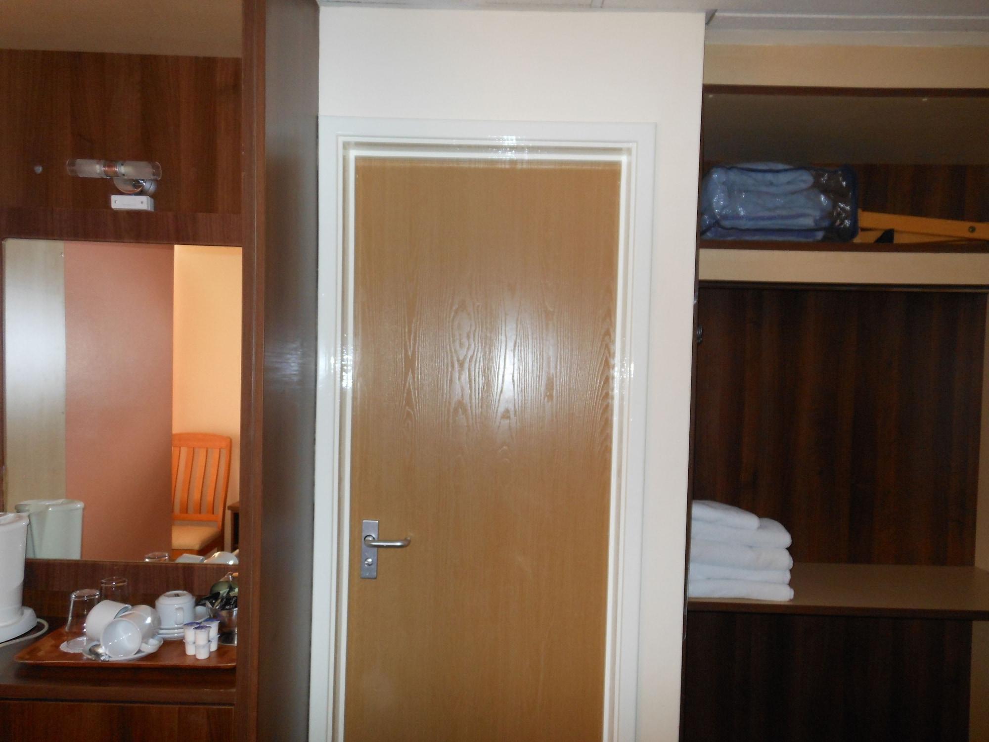 The Gatwick White House Hotel Horley Kültér fotó